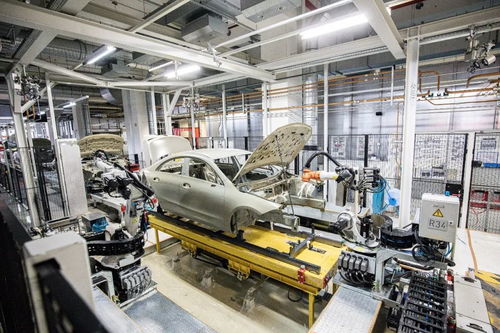 當(dāng) 摳廠 發(fā) 8 個(gè)月年終獎(jiǎng),多少車(chē)企打工人紅了眼眶